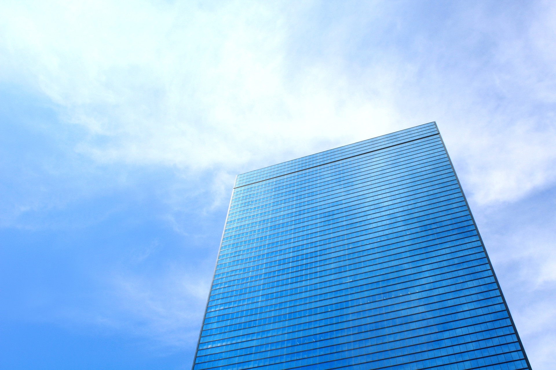 株式会社プリズム